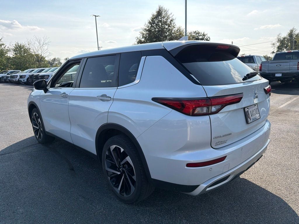 2024 Mitsubishi Outlander SE