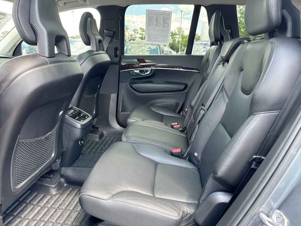 2016 Volvo XC90 T6 Momentum