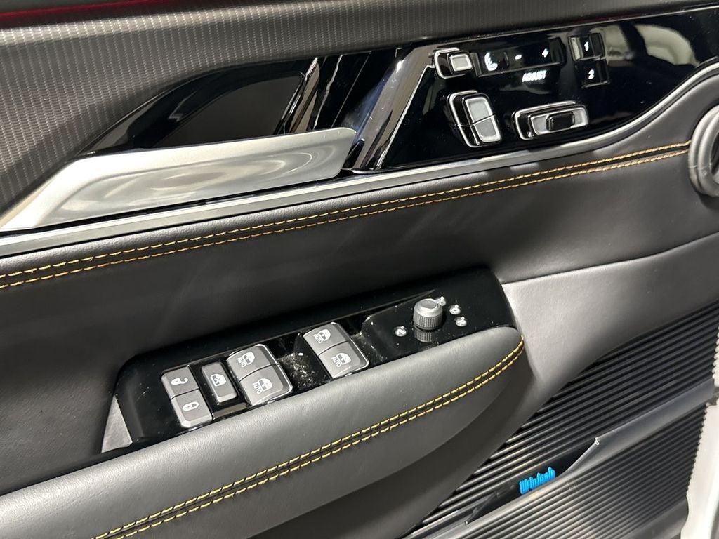 2025 Jeep Grand Wagoneer Series III