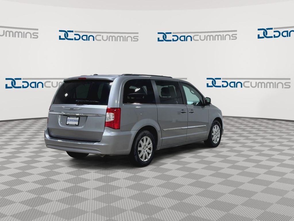 2016 Chrysler Town & Country Touring