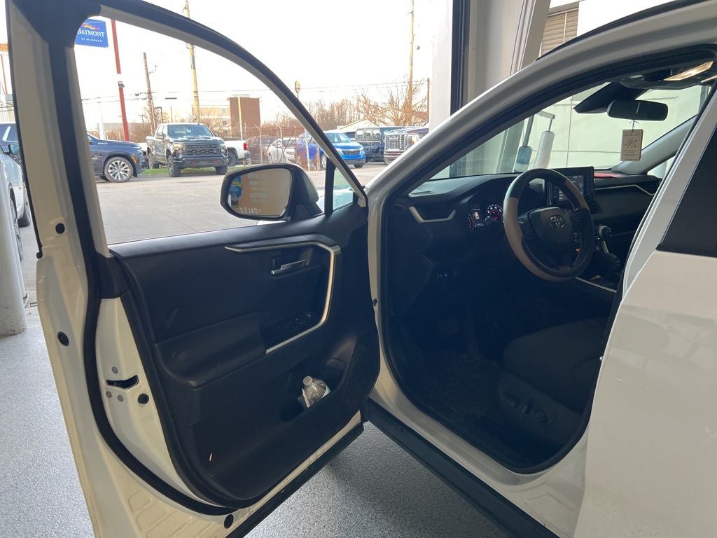 2022 Toyota RAV4 XLE