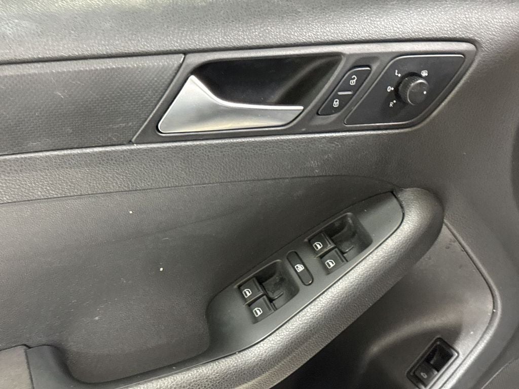 2012 Volkswagen Jetta 2.0L Base