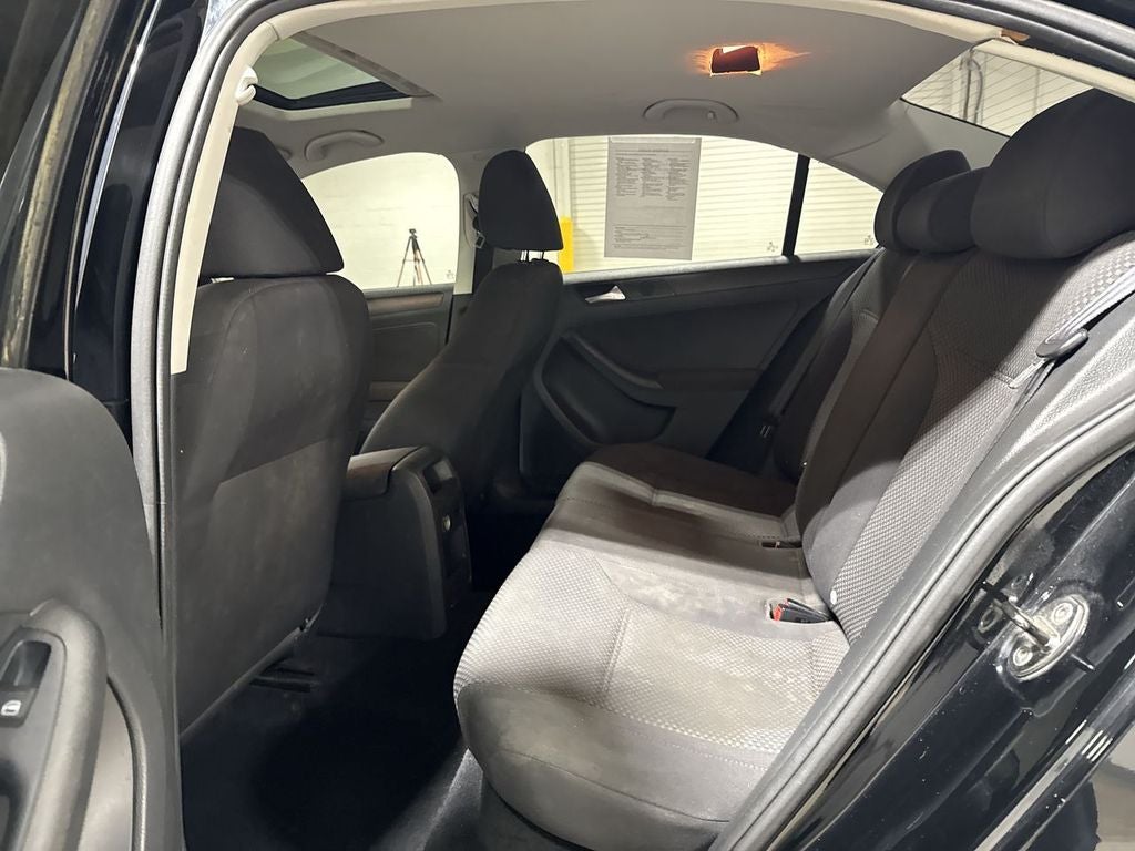 2012 Volkswagen Jetta 2.0L Base