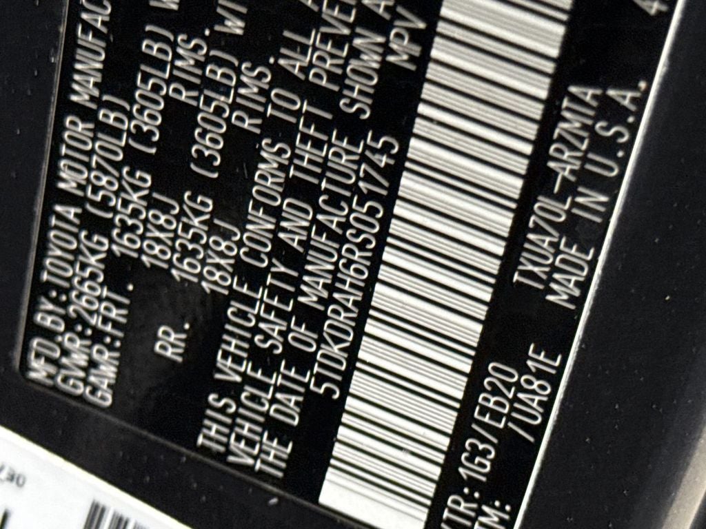 2024 Toyota Highlander LE