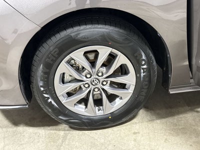 2024 Toyota Sienna XLE