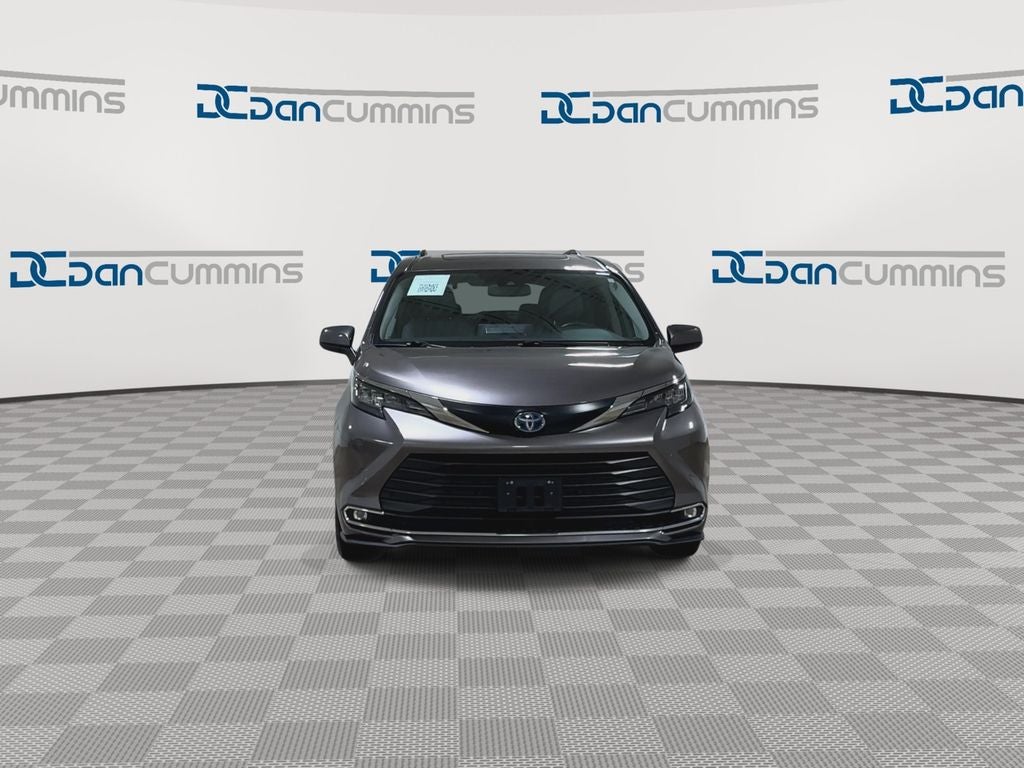 2024 Toyota Sienna XLE