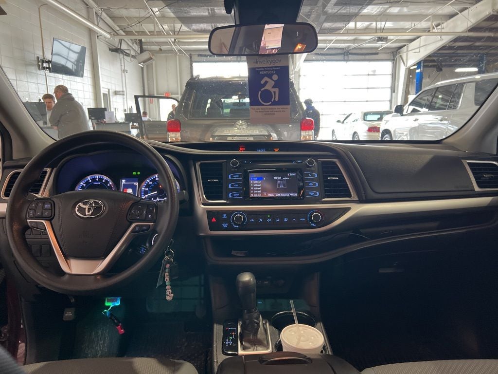 2019 Toyota Highlander LE