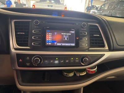 2015 Toyota Highlander LE