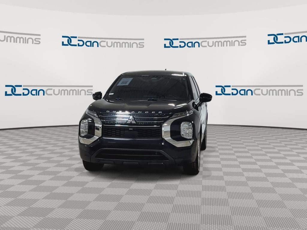2022 Mitsubishi Outlander ES