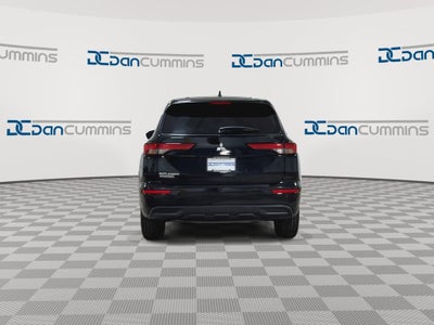 2022 Mitsubishi Outlander ES