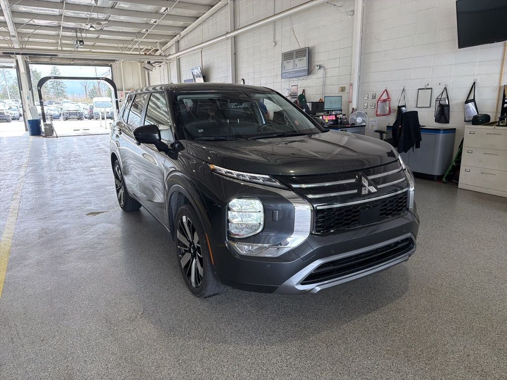 2025 Mitsubishi Outlander SE