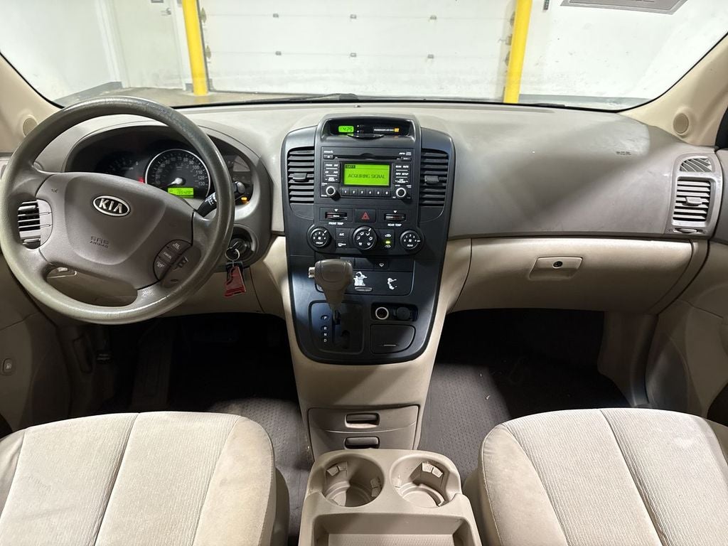 2010 Kia Sedona LX