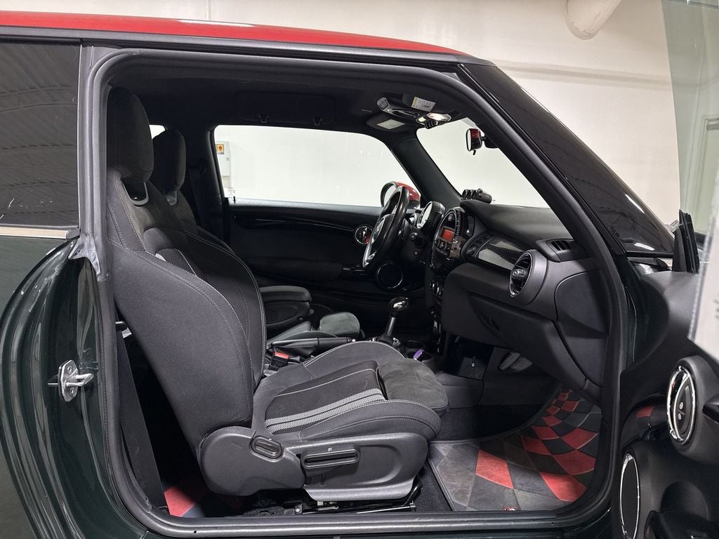 2016 MINI John Cooper Works Base