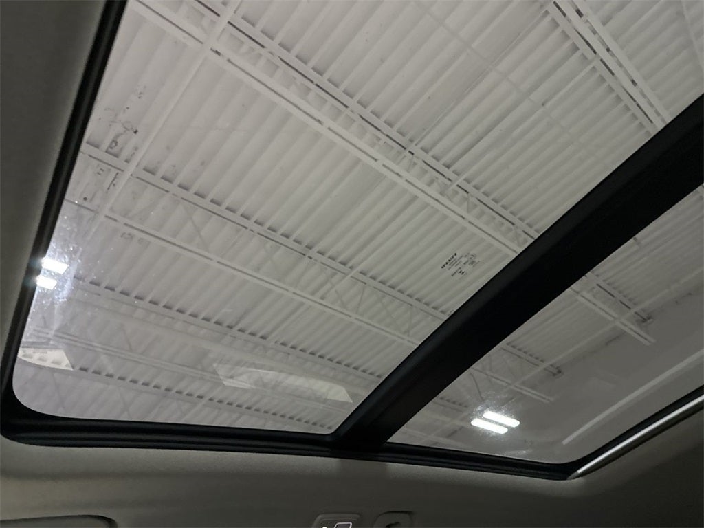 2024 Volvo XC40 B5 Plus Bright Theme