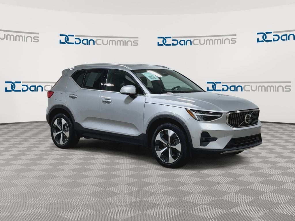 2024 Volvo XC40 B5 Plus Bright Theme