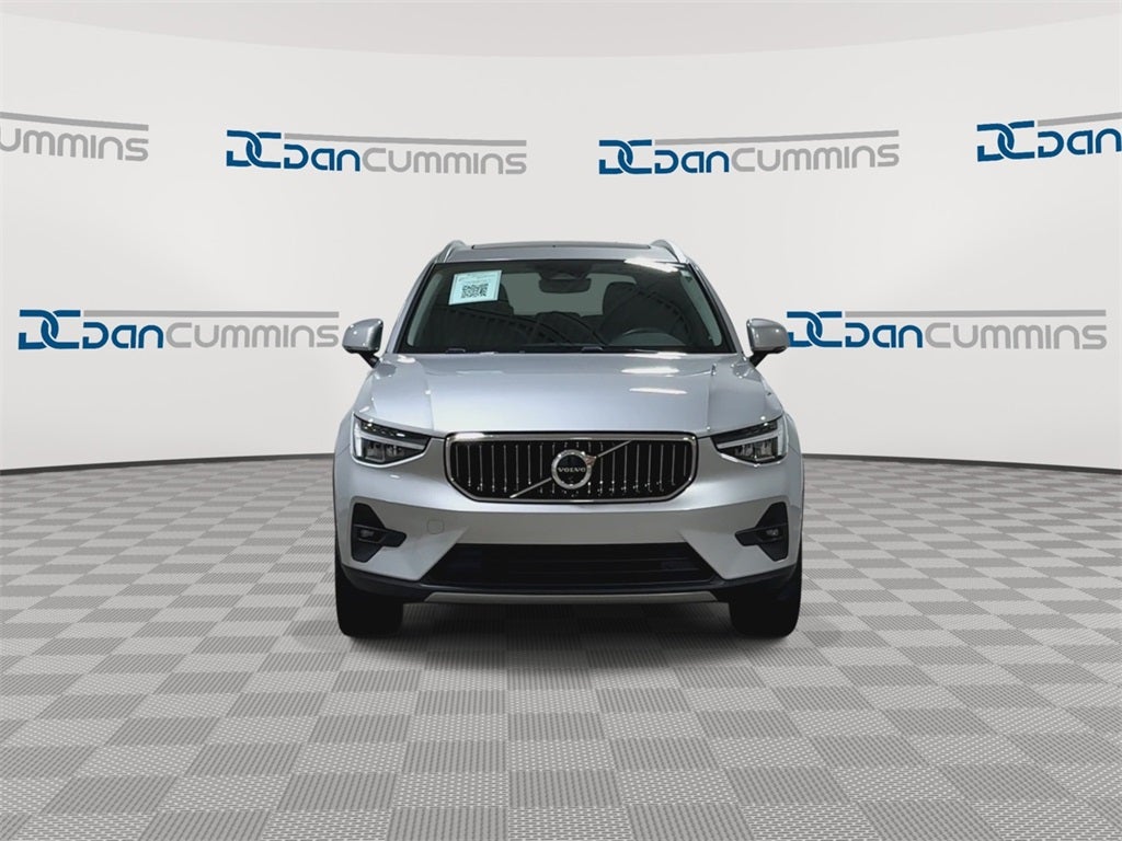 2024 Volvo XC40 B5 Plus Bright Theme