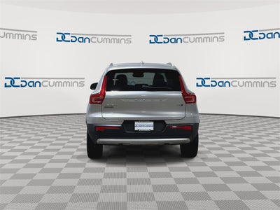 2024 Volvo XC40 B5 Plus Bright Theme