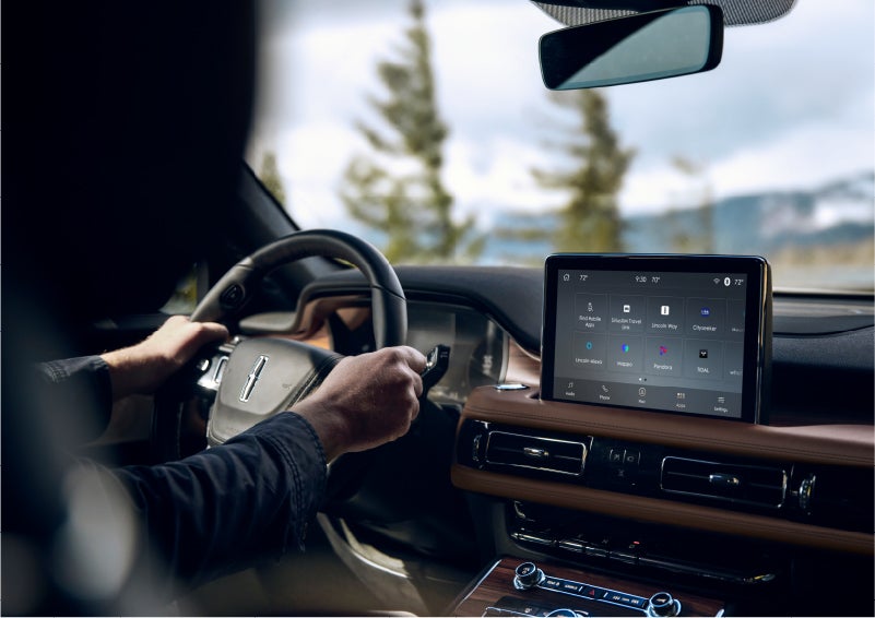 The center touch screen in a 2023 Lincoln Aviator® SUV is shown | Dan Cummins Lincoln in Nicholasville KY