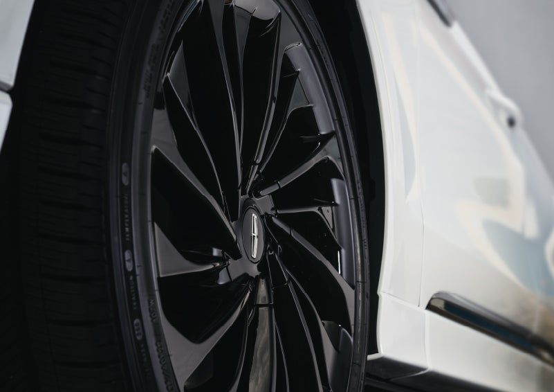 The wheel of the available Jet Appearance package is shown | Dan Cummins Lincoln in Nicholasville KY