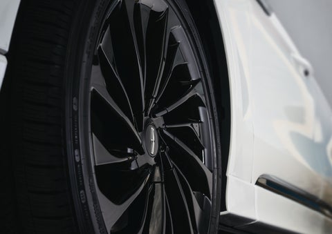The wheel of the available Jet Appearance package is shown | Dan Cummins Lincoln in Nicholasville KY