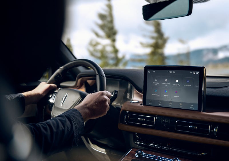 The center touch screen in a 2024 Lincoln Aviator® SUV is shown | Dan Cummins Lincoln in Nicholasville KY