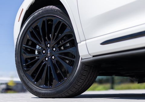 The stylish blacked-out 20-inch wheels from the available Jet Appearance Package are shown. | Dan Cummins Lincoln in Nicholasville KY