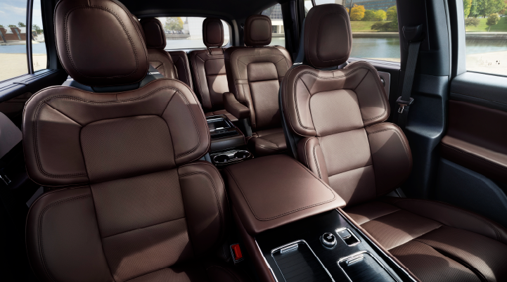 The cabin of the 2025 Lincoln Aviator® SUV is shown with black and brown accents. | Dan Cummins Lincoln in Nicholasville KY