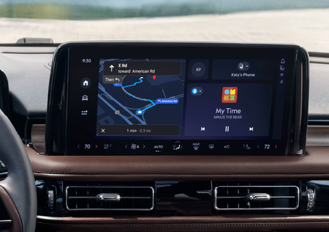 The 13.2-inch LCD touchscreen is showcased. | Dan Cummins Lincoln in Nicholasville KY