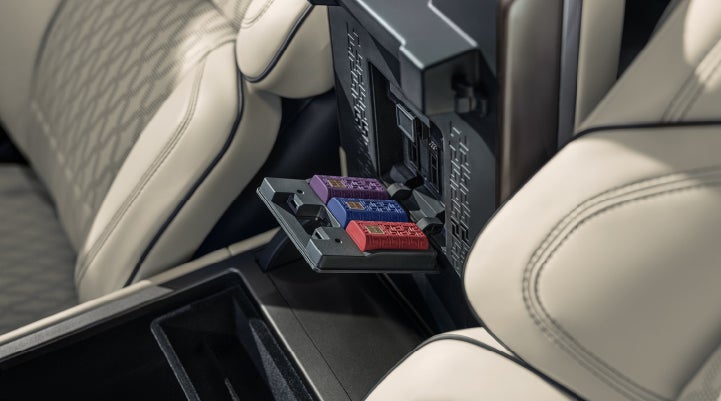 Digital Scent cartridges are shown in the diffuser located in the center arm rest. | Dan Cummins Lincoln in Nicholasville KY