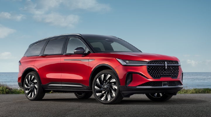 A 2026 Lincoln Nautilus® Reserve model is shown with the stylish available Jet Appearance Package. | Dan Cummins Lincoln in Nicholasville KY