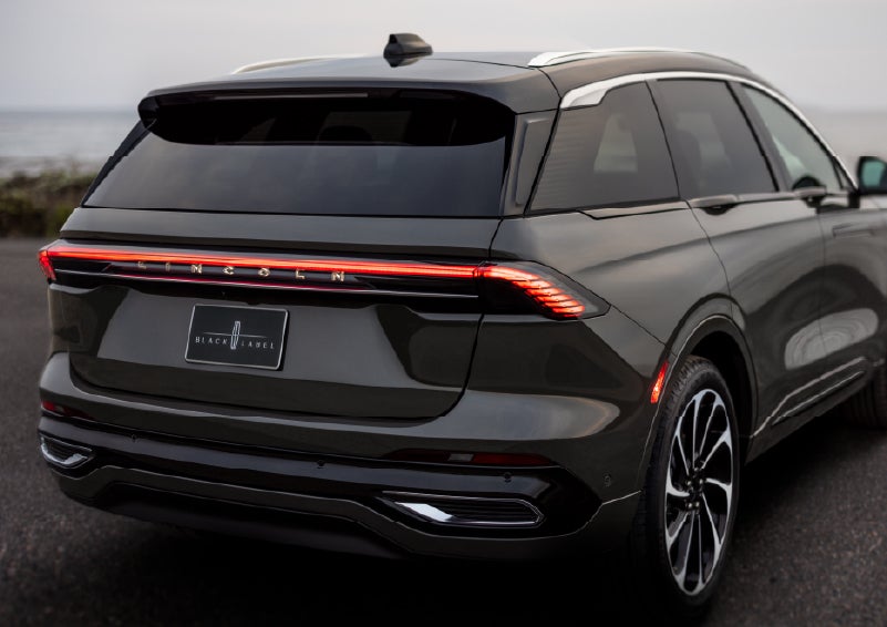 The rear of a 2026 Lincoln Black Label™ Nautilus® SUV displays full LED rear lighting. | Dan Cummins Lincoln in Nicholasville KY