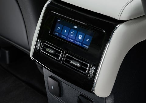 The second row touch screen displays audio and temperature control settings. | Dan Cummins Lincoln in Nicholasville KY